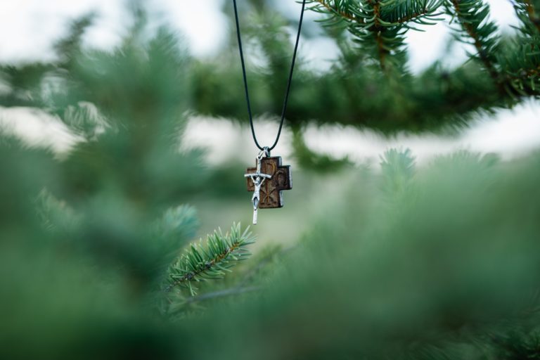 Read more about the article 255 Vintage Cross Pendant Necklaces and Custom Animal Necklaces You Need to Know