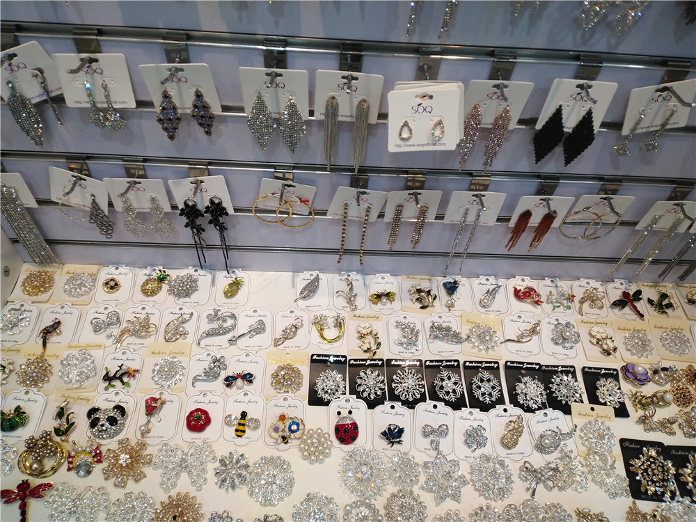 Fashion jewelry clearance vendors