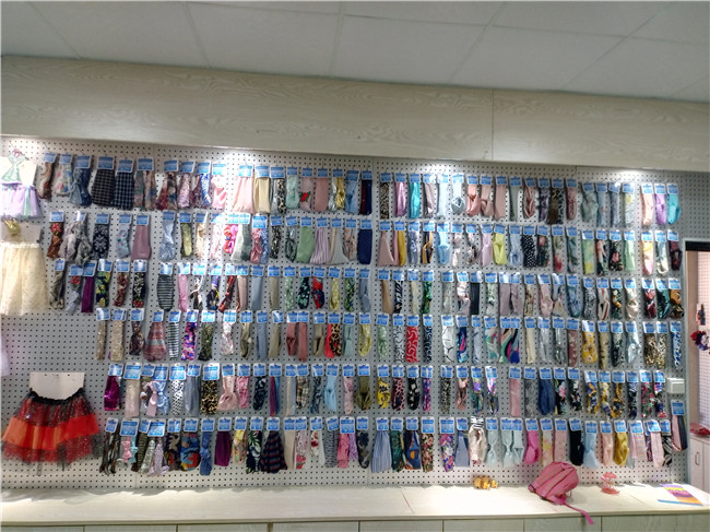 8 Hair Accessories Wholesale In Los Angeles Soq [ 487 x 650 Pixel ]